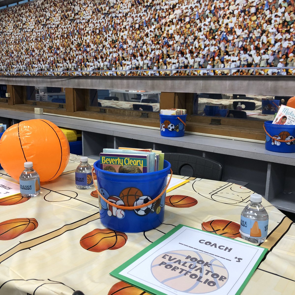 sixthgradecity's tweet photo. I can’t wait for Monday!! March Madness will be in full swing in 3rd grade! We are starting off with book tryouts and incorporating basketball and teamwork in any we can the entire month! @EngageTeachers #engageHSD #proudtobeHSD https://t.co/IYcAFNchTa