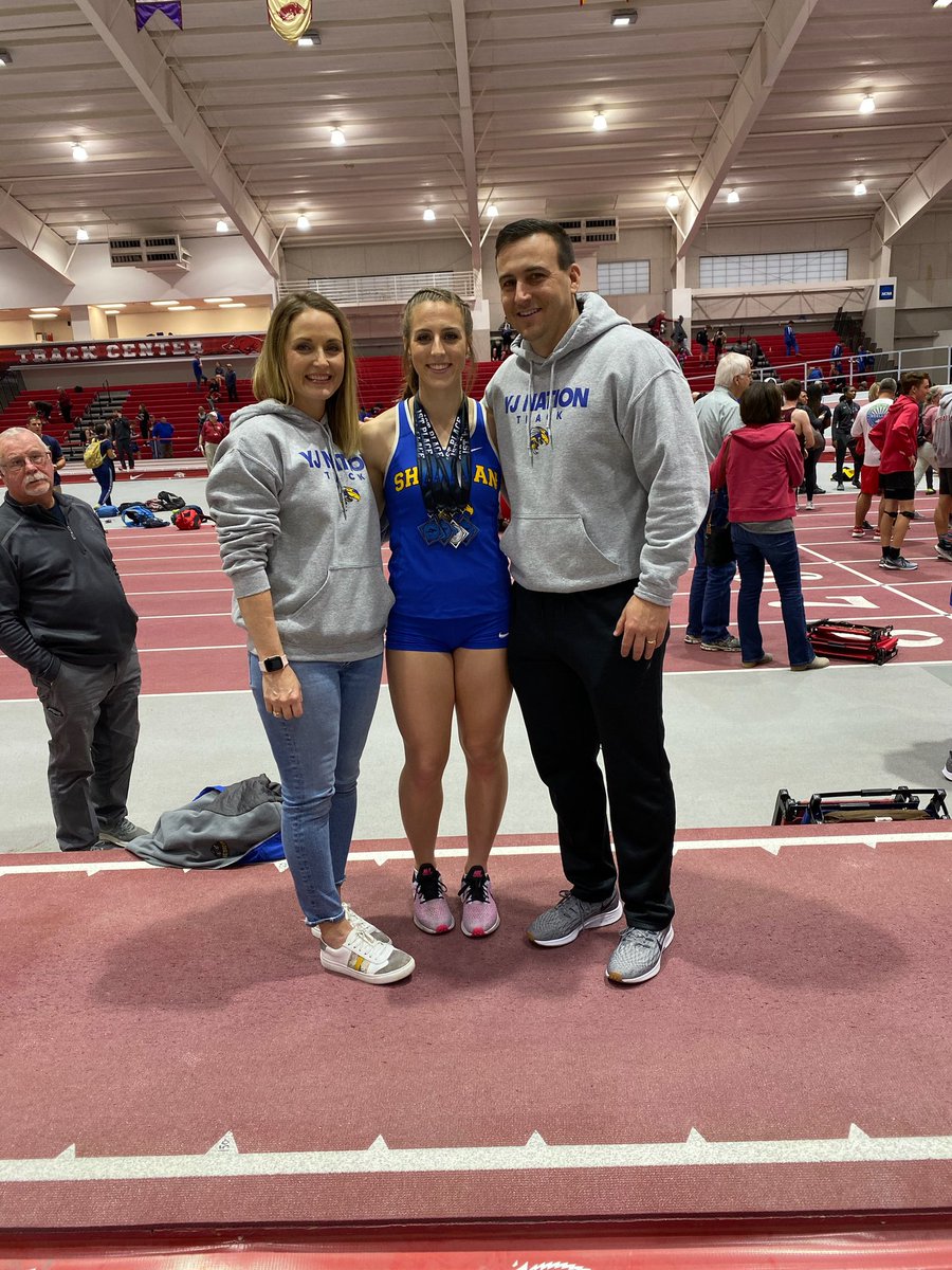 StrongGlenn's tweet photo. So proud of @carly_strong10 and lady jackets as they win the 5A State championship. Carly was named 5A MVP with 3 state championships and a 3rd place finish. 3 PR’s(60-7.59/.01 off state record, 400-56.98, 200-24.78) #gocarly https://t.co/eSOiPvLqrZ