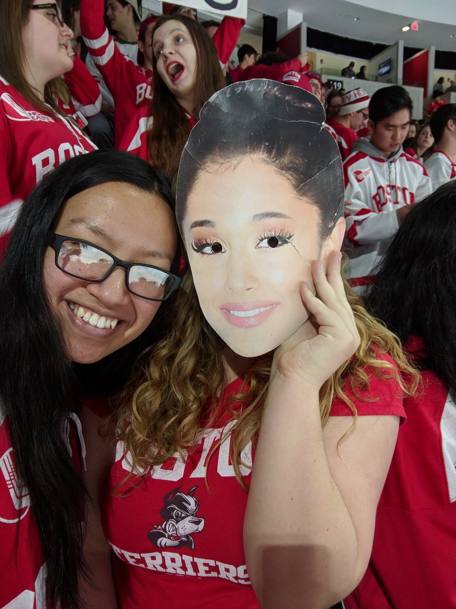 AnnaMyPham's tweet photo. Guess I'm out here at the BU vs. BC game with Ariana Grande #PepsiFanPhoto #GoBU https://t.co/tqSsxCoCZM