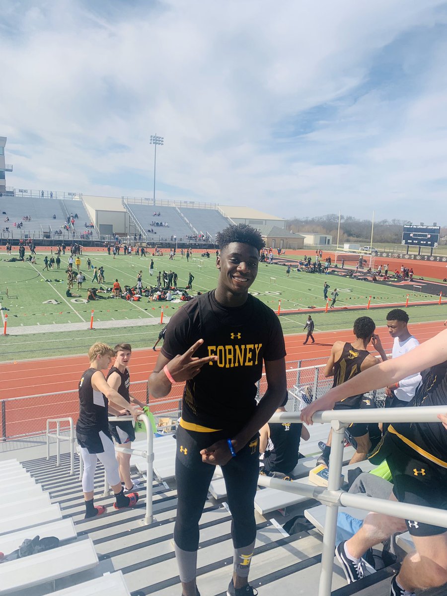 1st Place 🏆 15.26..110 Hurdles.. Coach Rec clocked it @ 14.96 💪🏾 We Love You Alex!!