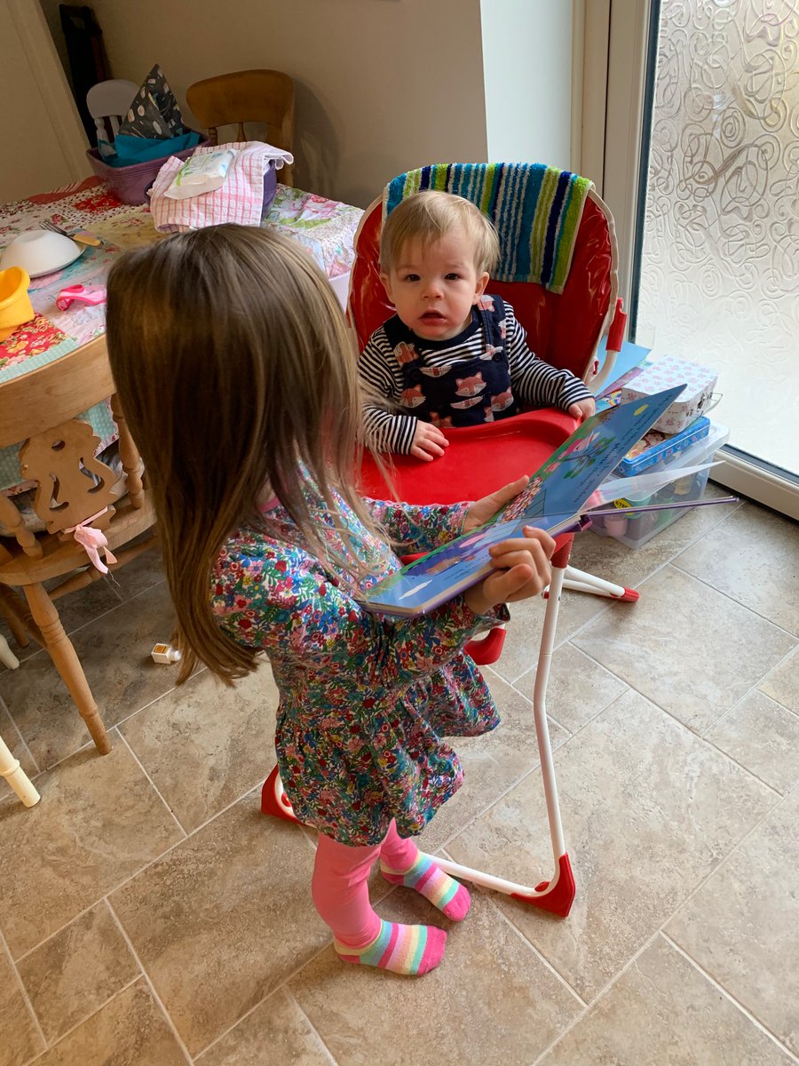 EHacklett's tweet photo. #READFebruary2020 Day 29 (the bonus day!): Rose’s favourite thing to do with books and stories has always been to share them with others. She read brilliantly to her baby brother this morning and then impressed her Aunty and cousins with her reading this afternoon! 📕👌🏼📒❤️📙 https://t.co/5TMHTXzGu5