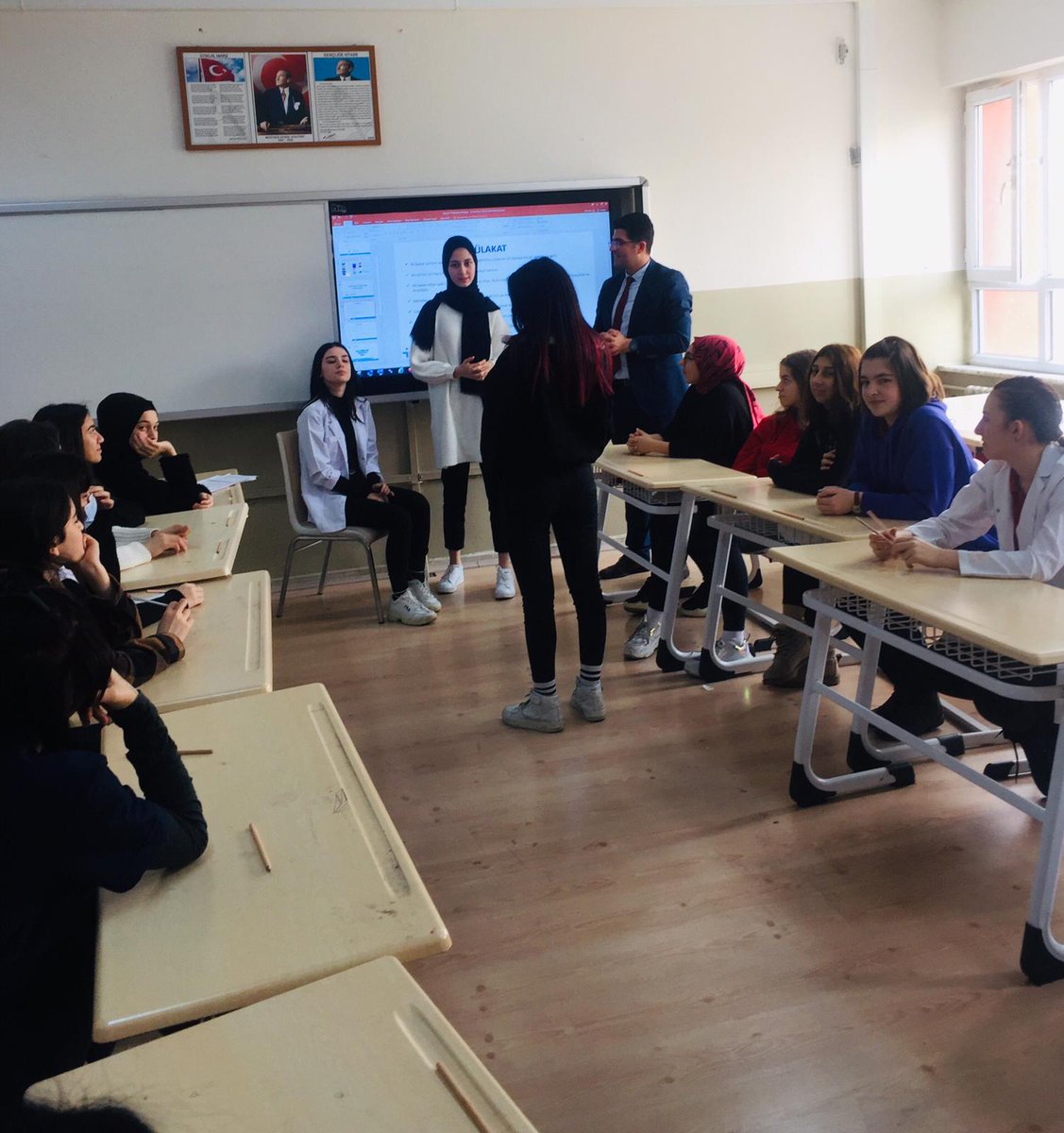 75Mtal's tweet photo. İş ve Meslek Tanıtım Faaliyetleri ve iş kulübü eğitimleri kapsamında alan öğrencilerimize, İş ve Meslek danışmanları Gülşen Özdemir Öndüç ve Muammer Yerlikaya tarafından drama ve uygulamalı eğitimler verildi. Katkılarından dolayı teşekkür ederiz.@Beylikduzu_mem @Yafesbakirci https://t.co/LSHmkddxEZ