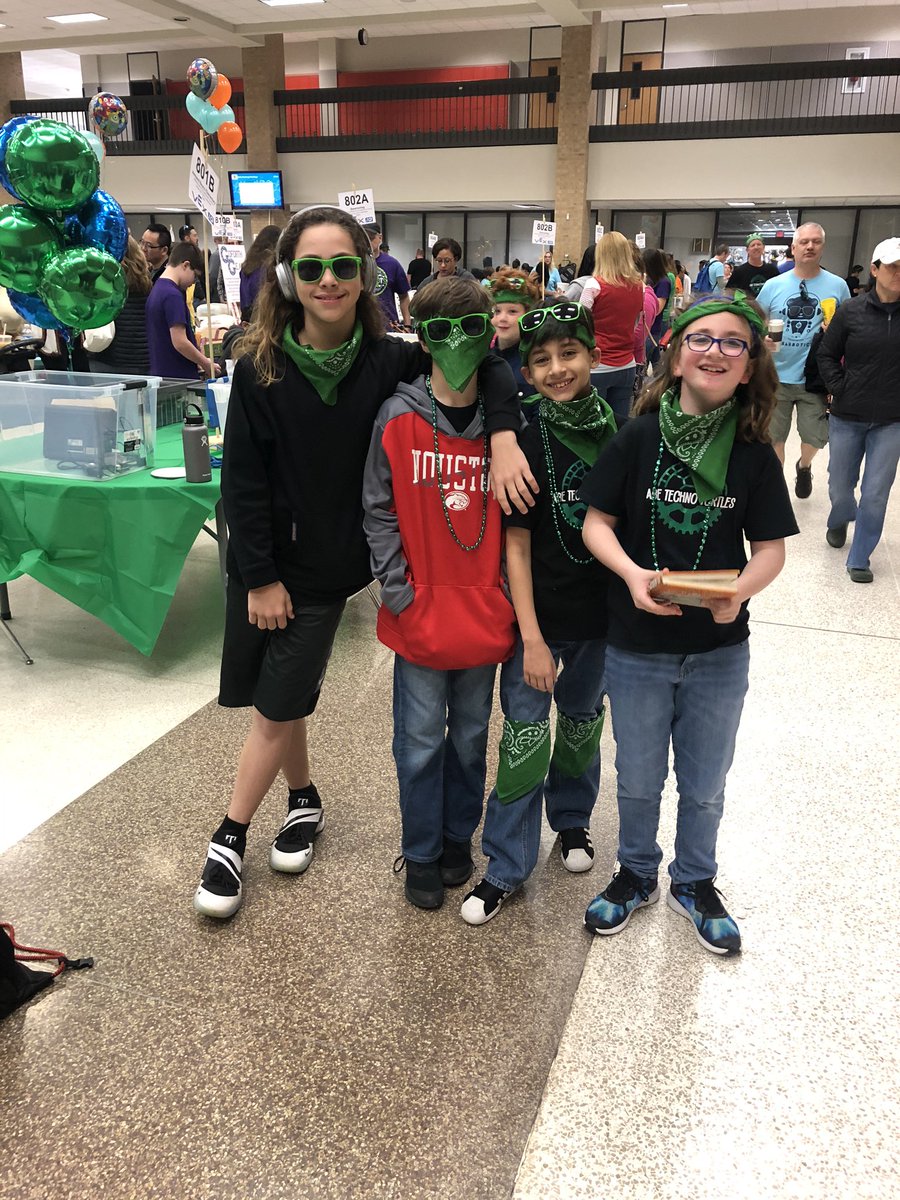 Mrs_K_Scrib's tweet photo. South Texas Vex-IQ Squared Away #technoturtles @ABETerrapins https://t.co/eCVPTdRVyA