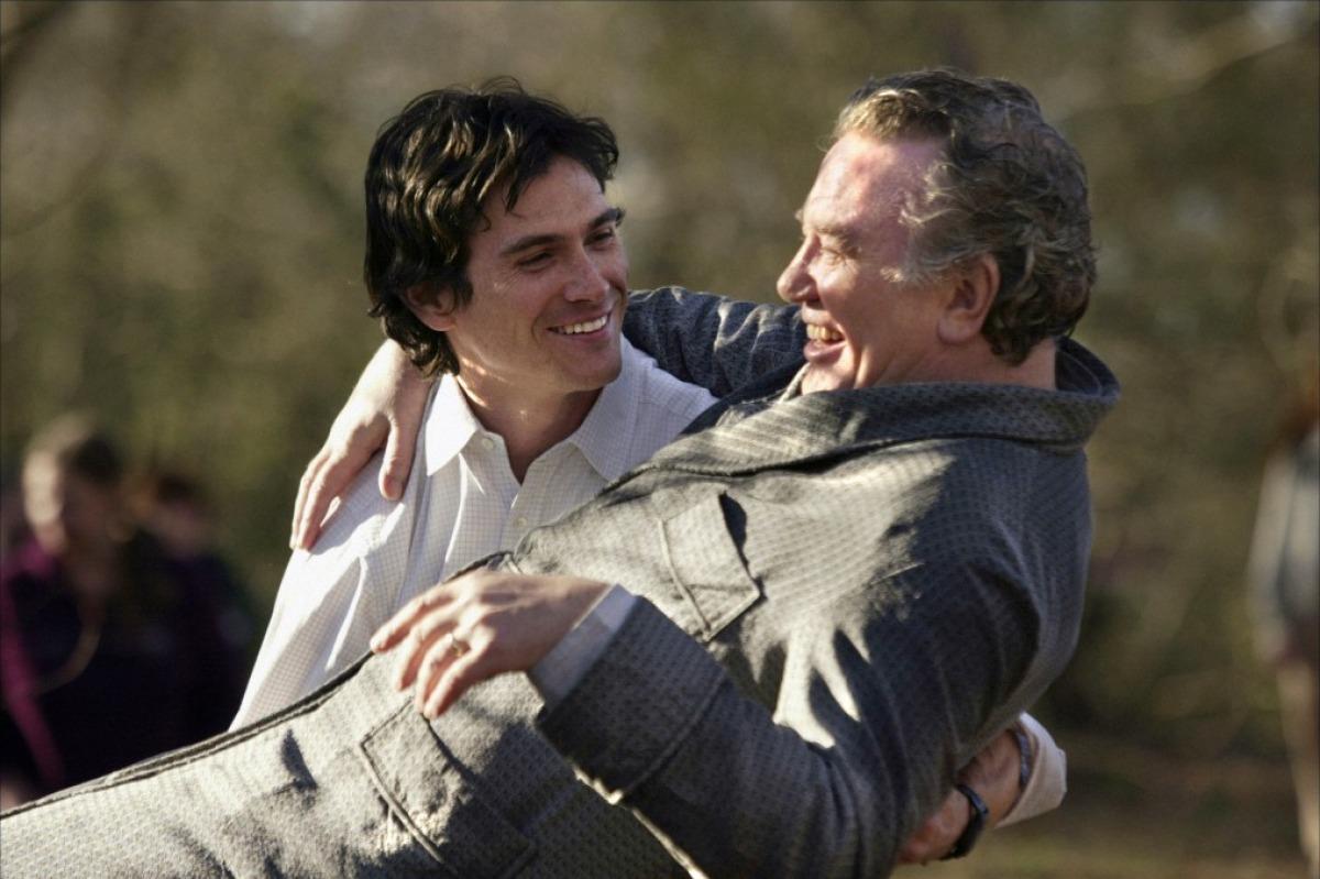 SoyUnVHS's tweet photo. "The man tells his stories so many times that he becomes the stories. They live on after him. And in that way, he becomes immortal."

-William Bloom #BigFish 🐟 (2003) Dir. Tim Burton https://t.co/F0HfZiRQDn