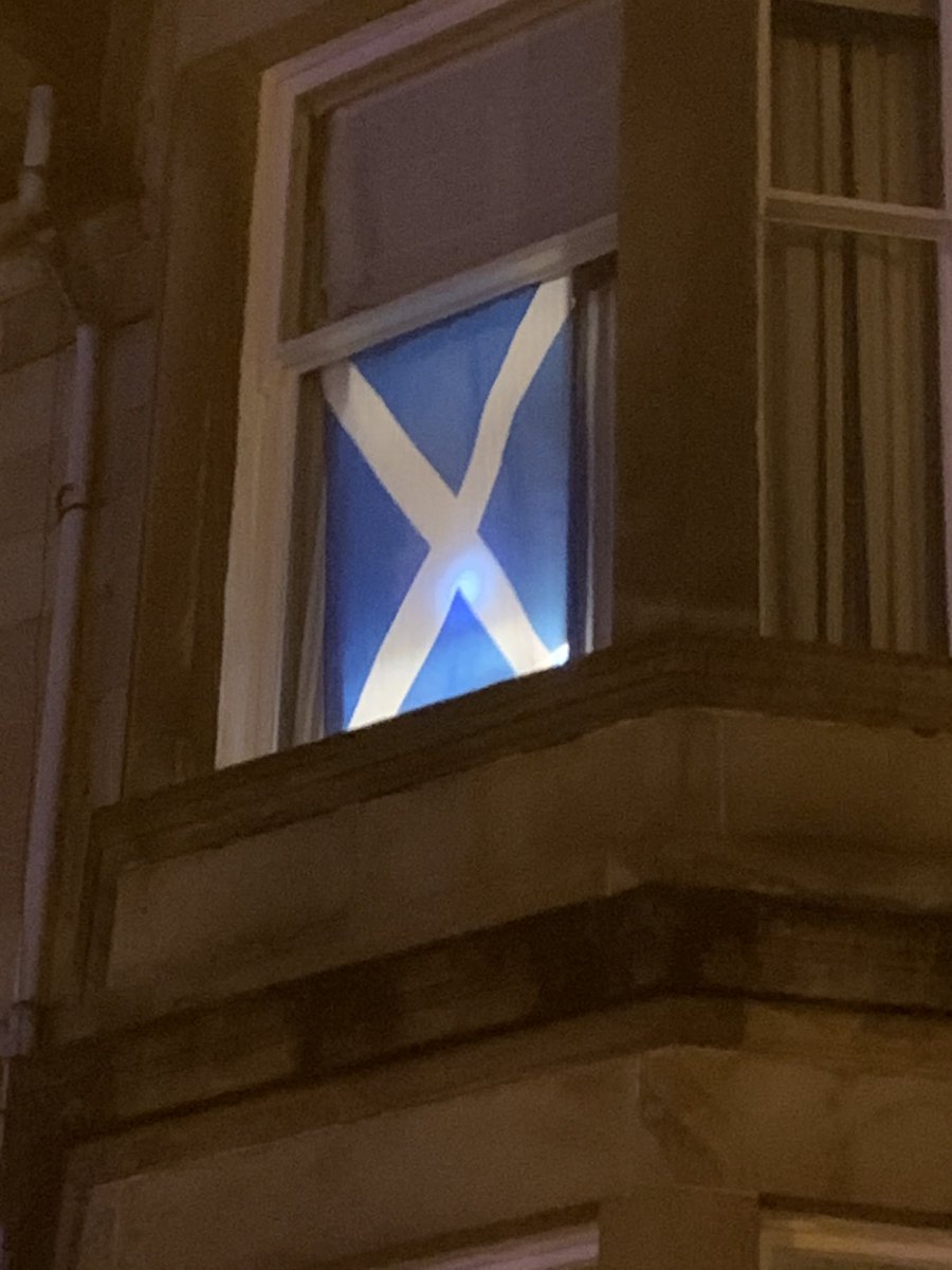KarenKintyre11's tweet photo. Another few from #bungowindows https://t.co/p4jQSrFn5Q