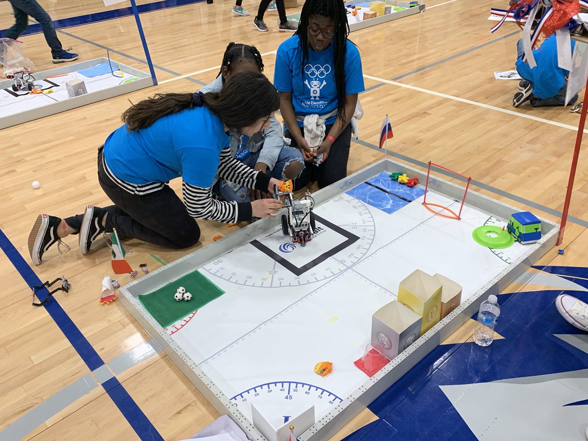 KeithK_TechCE's tweet image. I couldn’t not be more proud. This team had a  rough first round of judging. They were in tears. They got it together and pulled out a 5th place finish! @HumbleISD_HE @ElizabethFagen @LuciSchulz1 @vhernan5 #BeTheLight @HumbleISD_DL #HumbleTILT #HEROrobotics