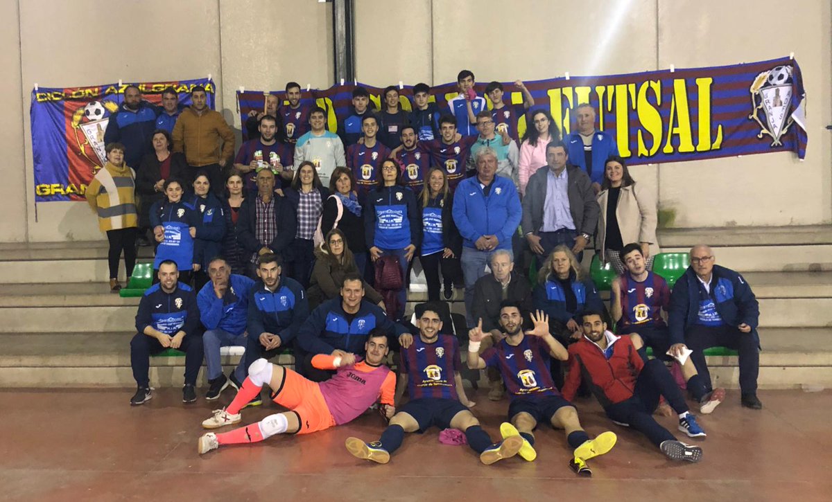Final del partido.
Casta, coraje, voluntad y mucha, mucha ilusión. Lo de estos gladiadores no tiene nombre.
<a href="/TorreorgazCdf/">CdF Torreorgaz</a> 4-5 <a href="/adgranjafutsal/">Granja Futsal</a>
Victoria en el último minuto ante un gran Torreorgaz que iba ganando 3-0 al descanso.
¡7 VICTORIAS consecutivas!
¡DE LOCOS! 
¡Vamosssss!