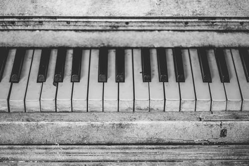 NEAarts's tweet photo. In one study, when older adults took piano lessons, their attention, memory and problem-solving abilities improved, along with their moods and quality of life https://t.co/lG0qcbfGOd @JohnsHopkins. @MidAtlanticArts @southarts @ArtsMidwest @NEFA_Boston @nprmusic @NEAArtsChair 
@AP https://t.co/ESeH0q9M0a