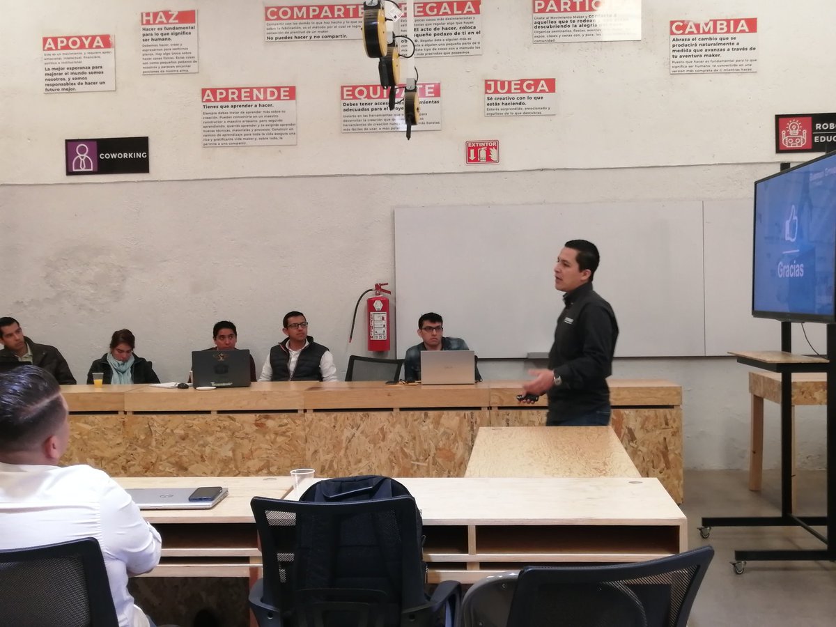 hub_kit's tweet image. 🔴Programa de emprendimiento en Industria 4.0
Continuamos con el taller de fábrica digital e industria del futuro, utilizando el software tecnomatix para simulación de procesos industriales, impartido por Busman Solution Partner de SIEMENS.