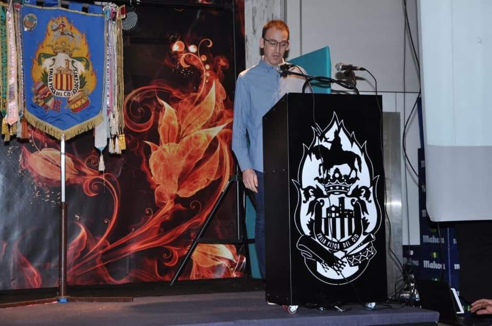 climentblasco's tweet image. Ahir se celebrà la presentació de "El Cid a escena", el llibret d'enguany de la @FalladelCid d'Algemesí al qual he aportat les dos crítiques de la falla gran i de la falla infantil i un article sobre la presència del valencià en les arts escèniques.