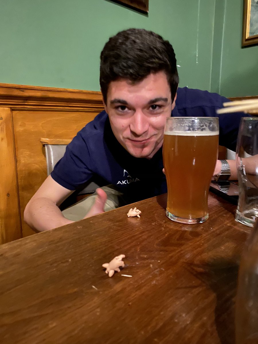 Four single leaning jowlers this evening for the club, still hunting that DLJ. <a href="/PassThePigsGame/">Pass The Pigs</a>