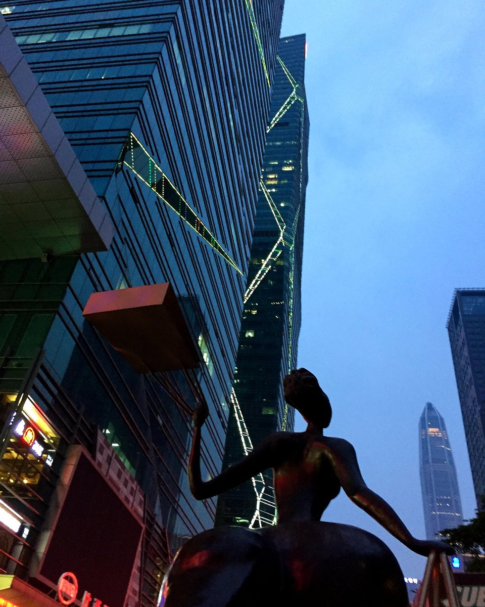 thepetri's tweet photo. Former home 🖤💫

 #skyline #travel #picofaday #picofday #bladerunner #dystopian  #cyberpunk #shenzhen #china https://t.co/04zUXDzWyu
