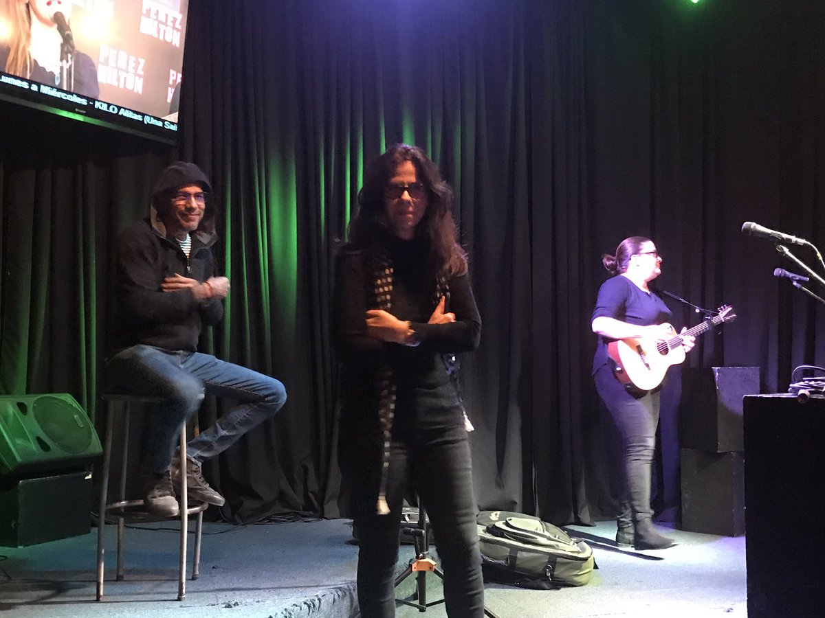 Mil gracias COSTA RICA, un concierto maravilloso el de anoche con <a href="/ninacardenal/">nina cardenal</a> <a href="/BasilElsa/">Elsa Basil</a> y <a href="/PERROZOMPOPO/">perrozompopo</a> en #mundoloco! 
Hoy es nuestro último concierto de la gira #40años <a href="/DGuardabarranco/">Duo Guardabarranco</a> !! 
Los esperamos !!! Lléguense hoy en la noche!!!!