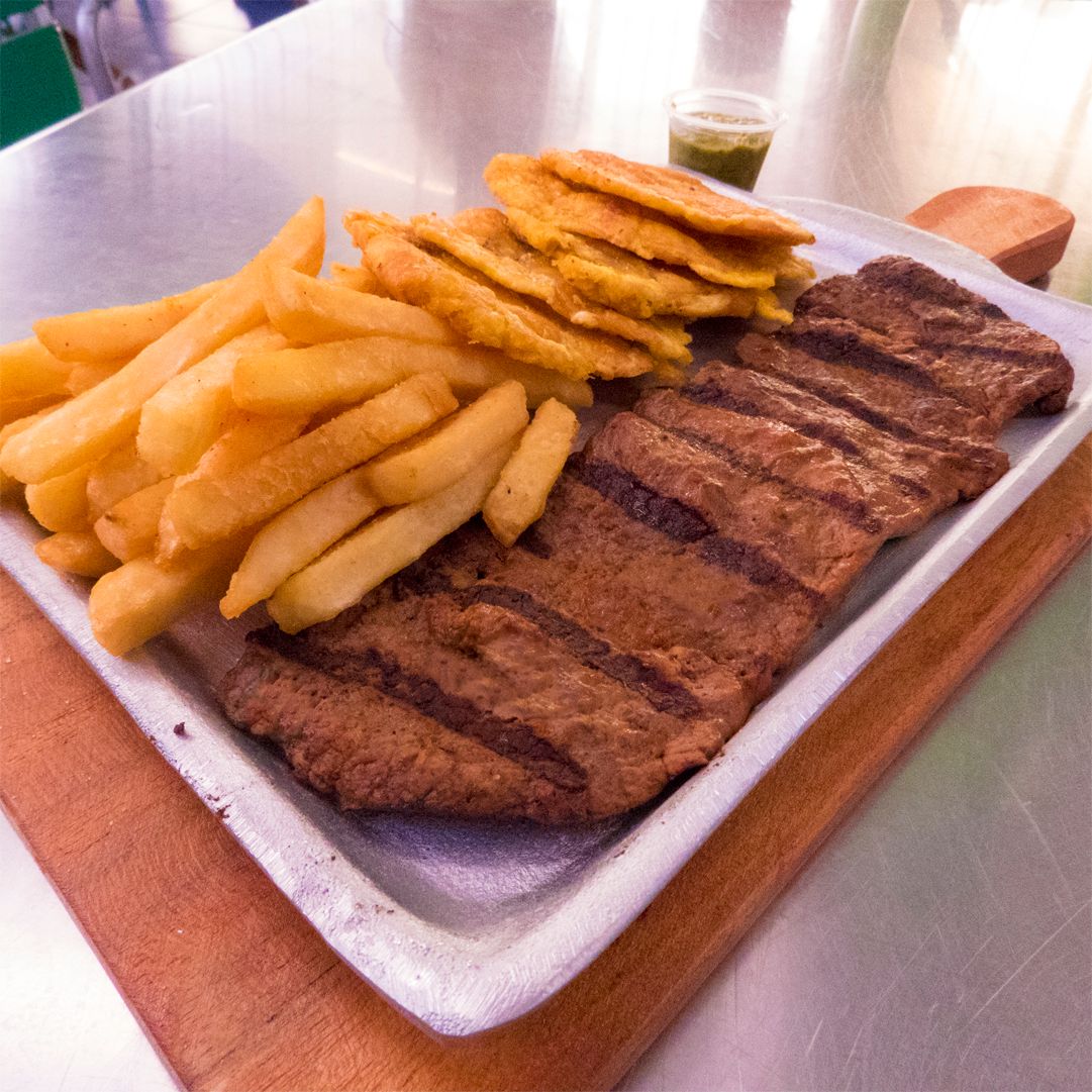 polloconestilo's tweet photo. Nuestro Filete de Res importando llenará de estilo tu sábado 🙌🏻🎉 #estilofavorito #elpolloconestilo @chickenfactorypty https://t.co/2n4m4NrdCU