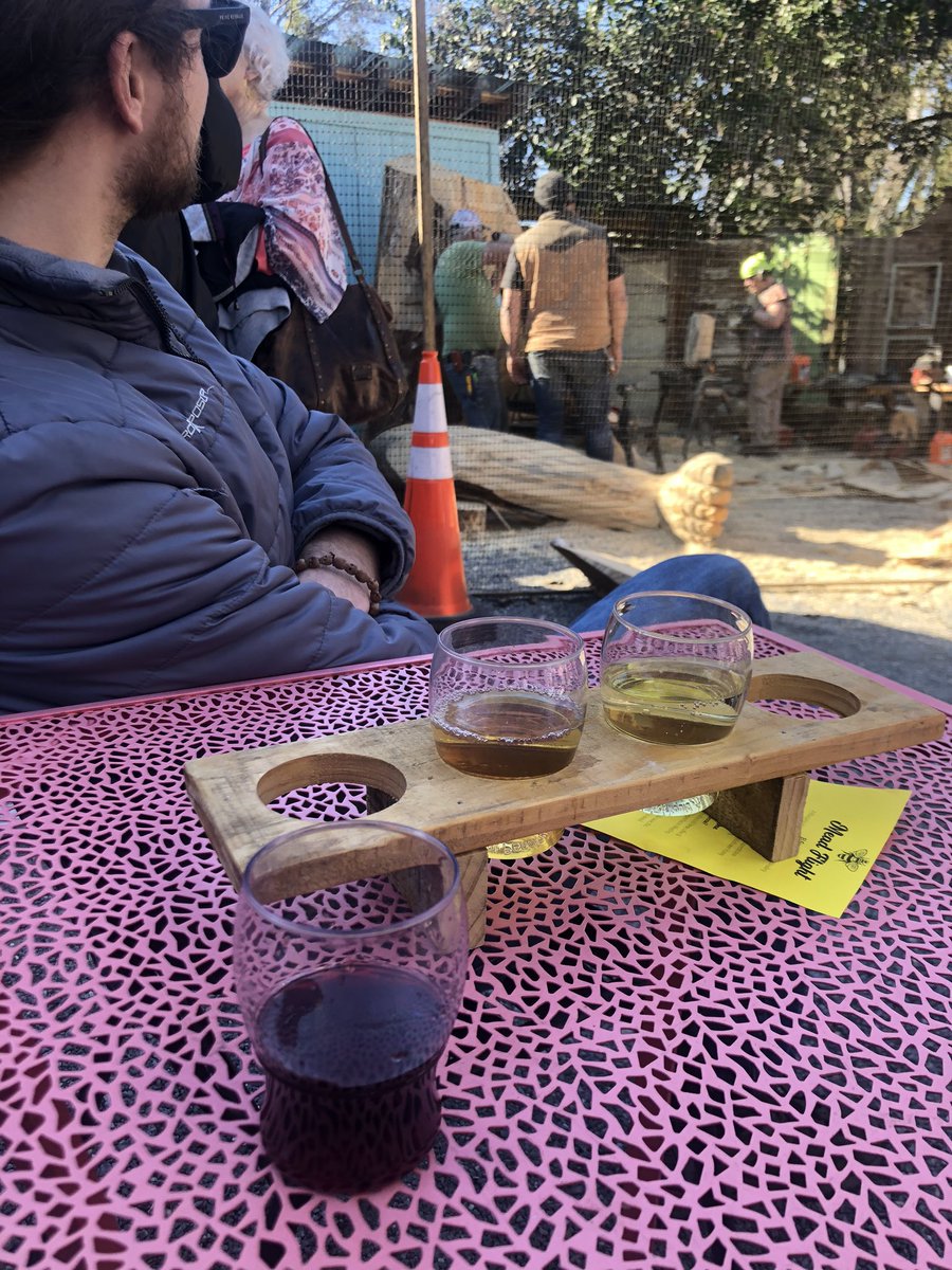 wxcecil's tweet photo. Beautiful day to drink some mead and watch a troll get carved from giant chunks of tree! #trolldays #meadlife https://t.co/m6ObI22OG3
