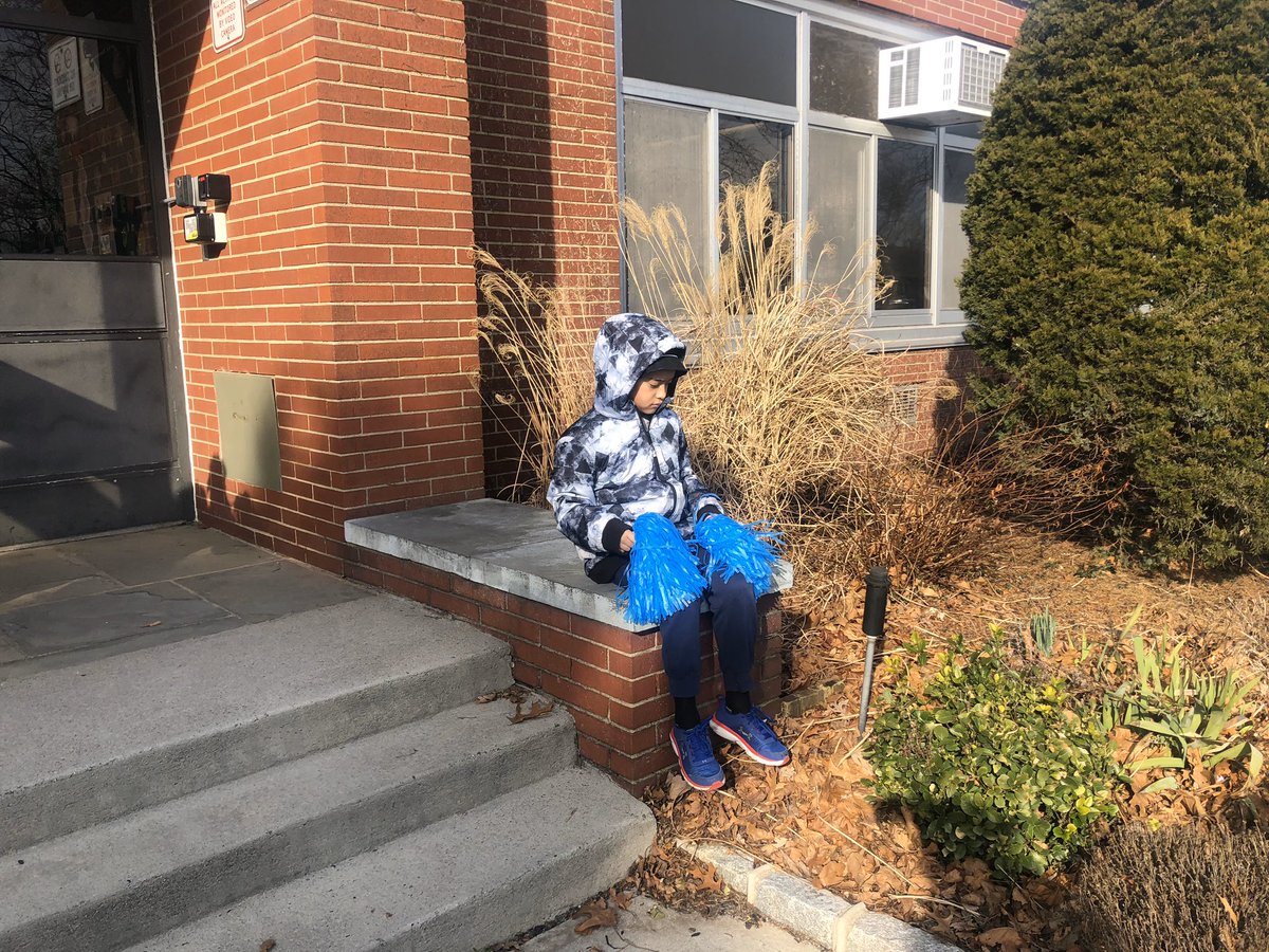 BarnumSpirit's tweet photo. We loved seeing our fourth grade students cheer on their peers for our Leap Year celebration! Thank you to Ms. Katz and Ms. Kirichenko’s classes for doing a fantastic job leading this spirit day! https://t.co/F3qWzJlTxH