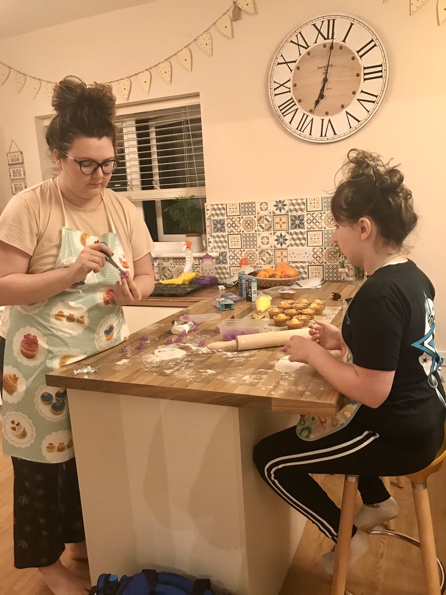 HallettLouise's tweet photo. Lovely afternoon baking with my girls!  #familytime #cornedbeefpie #cakes 🧁🥧🥰 https://t.co/DZja6DxVed