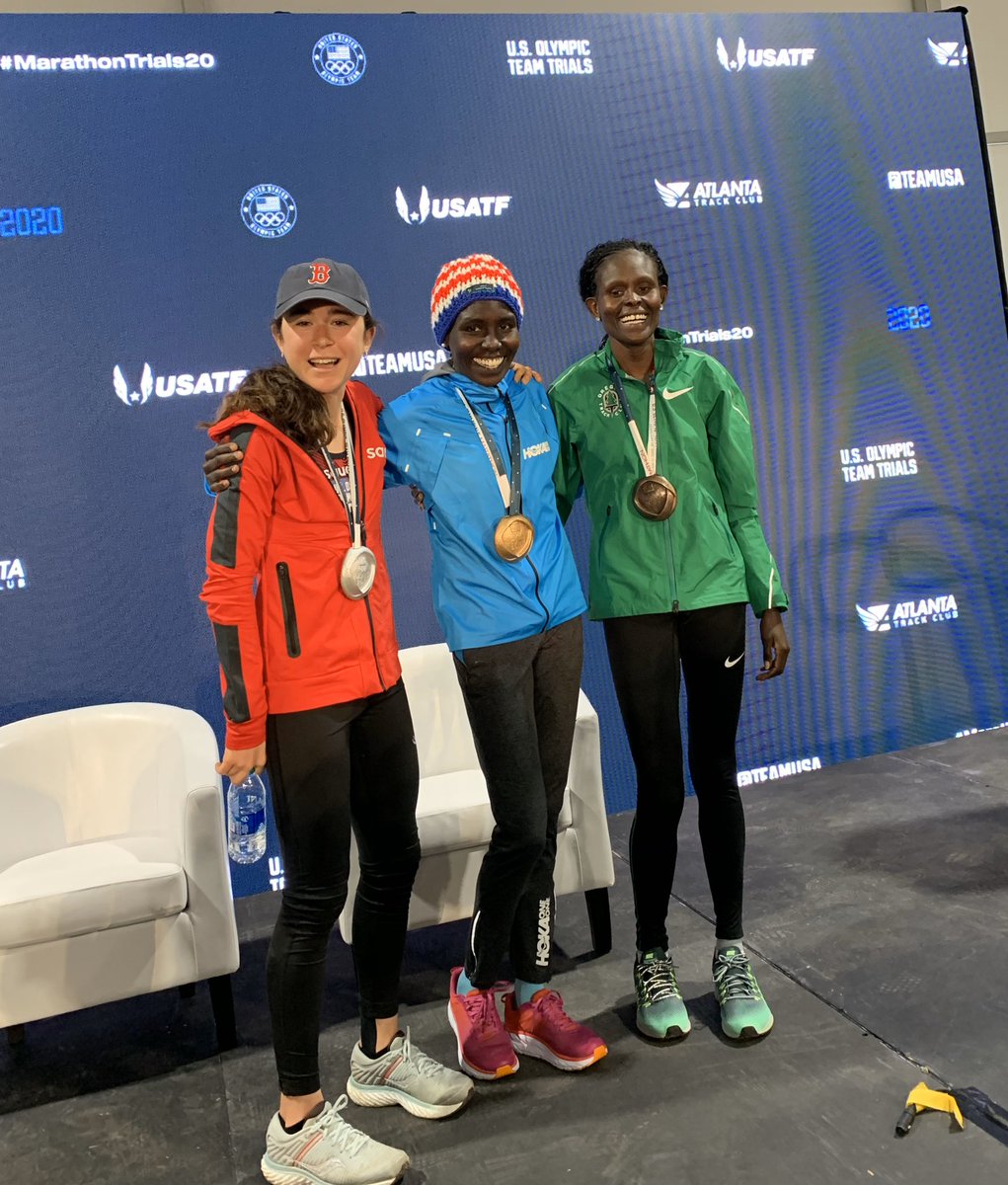 FloTrack's tweet photo. The women’s U.S. Olympic Marathon team! https://t.co/lqV1aWklvK