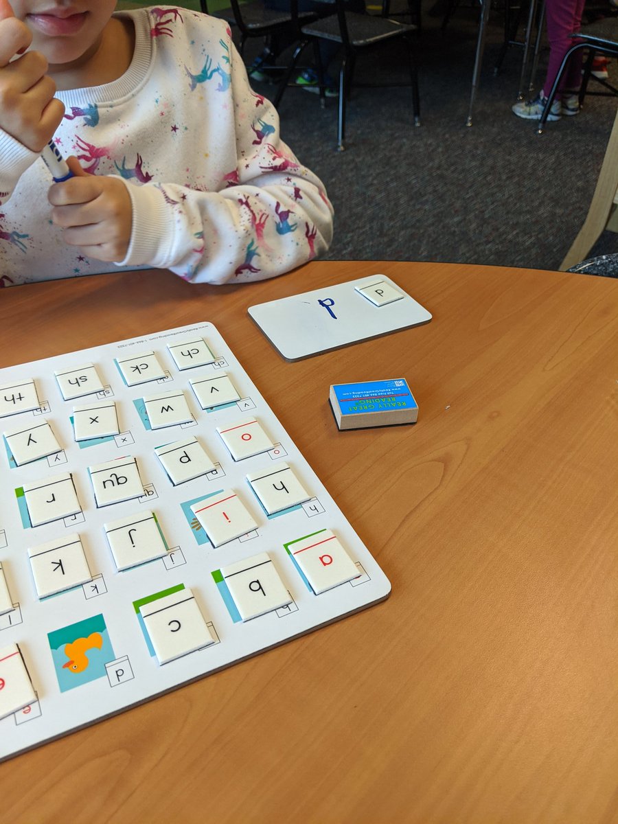 MsAInkrote's tweet photo. We broke out the Countdown boards and my kids were LOVING them! They are becoming such strong readers ♥️😊👍 https://t.co/rq1t0Fh4IN