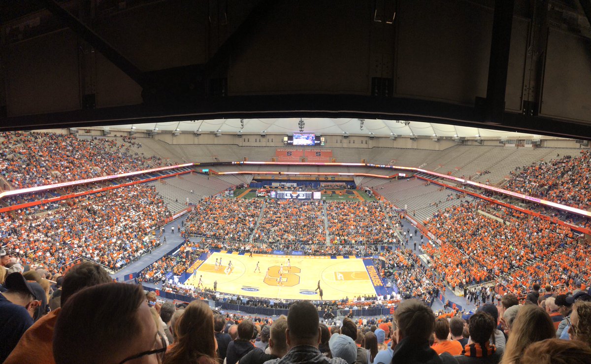 AmyHorack's tweet photo. @jimmyfallon Can we come sit with you?? We are under the scoreboard!!! #gocuse https://t.co/V3hhxcz4Cg