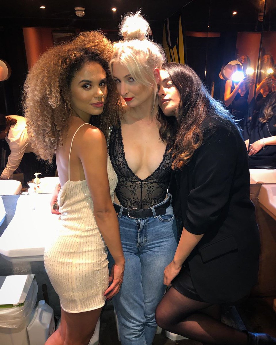 Chantelle Taylor (@chantaylorx8) on Twitter photo 