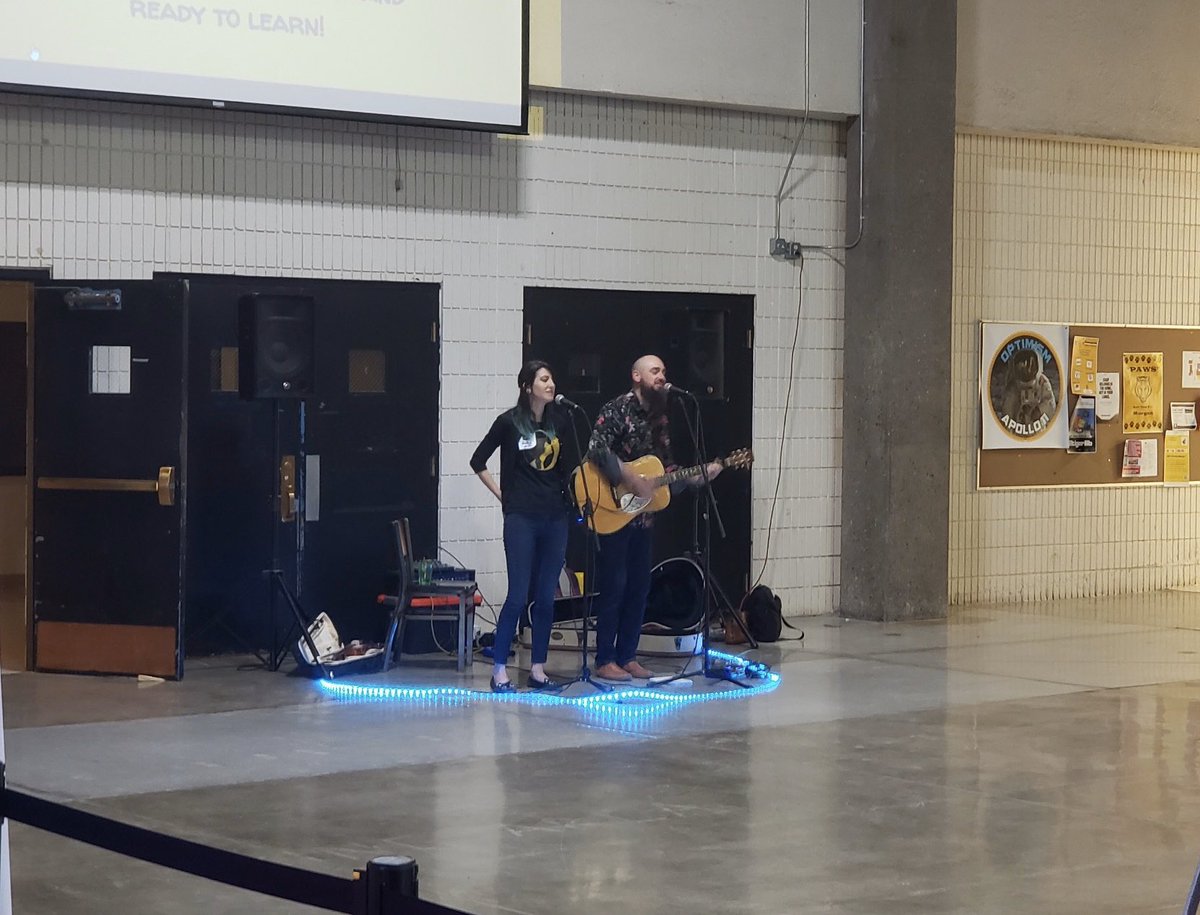 Loud Moon tweet media