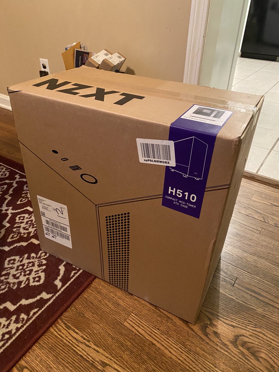Just_JaynieTV's tweet image. My PC case is here! I can’t wait for the rest of the parts to arrive! #myfirstpc