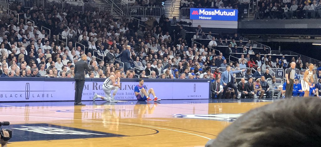 Coach_Osborn's tweet photo. #Greyound @JM_Mulloy35 tallies some productive minutes in first half action at Hinkle! Bulldogs up 29-22 at the half. #HOUNDS https://t.co/3FH7PNKyzh