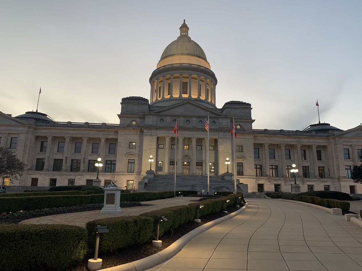 wesjensen86's tweet image. Spreading some @PeteButtigieg love at the Arkansas state capitol. #Pete2020 #BootEdgeEdge #winTheEra #PeteForAmerica