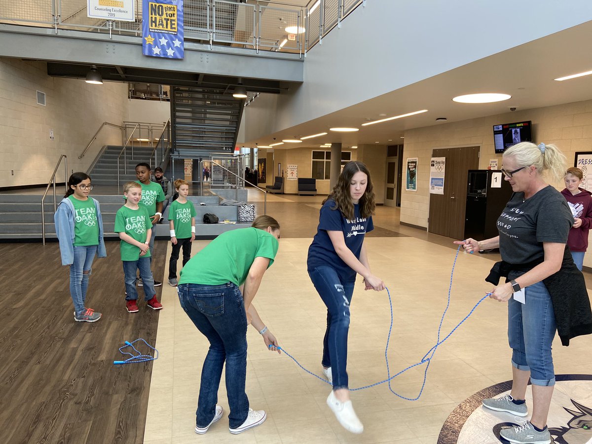 jadirabernal's tweet image. The #HEROrobotics competition was amazing! Loved all the cool activities available for students to do between competition rounds! 🏆🤖