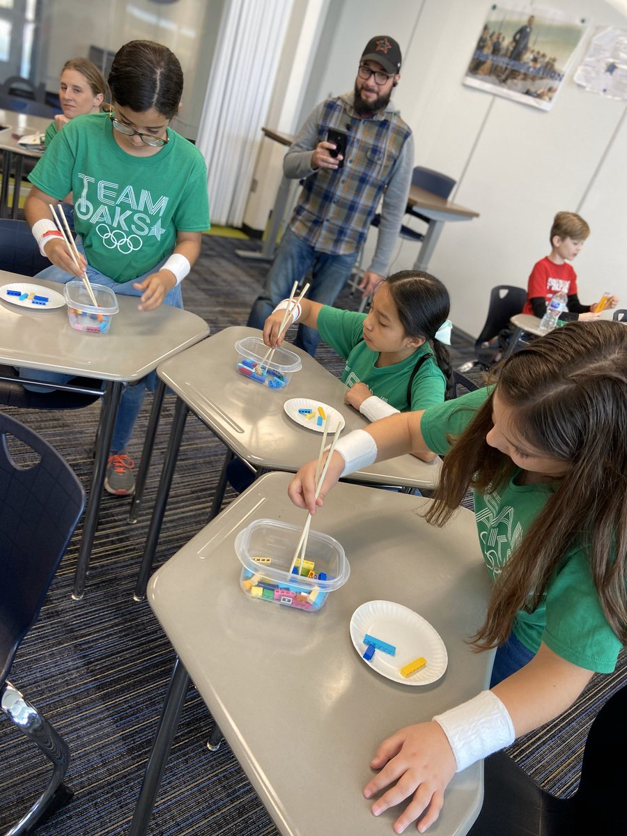 jadirabernal's tweet image. The #HEROrobotics competition was amazing! Loved all the cool activities available for students to do between competition rounds! 🏆🤖