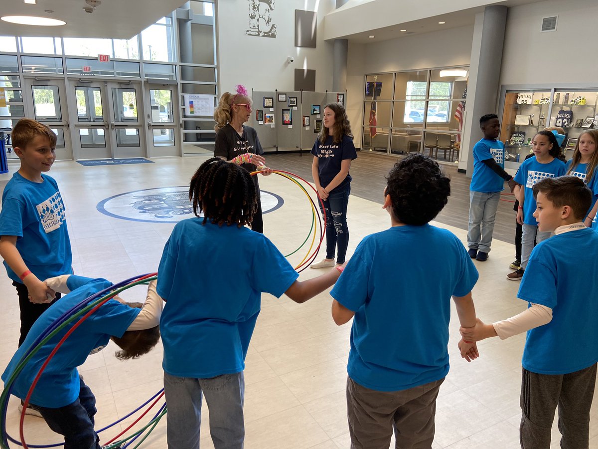 jadirabernal's tweet image. The #HEROrobotics competition was amazing! Loved all the cool activities available for students to do between competition rounds! 🏆🤖