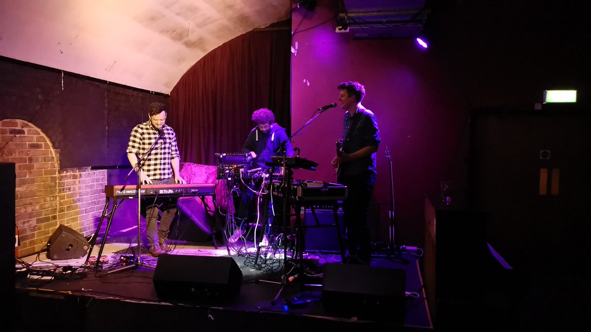 mr_spoon's tweet photo. Pretty sure that @helloearlybird just played a brown note @TheTin. The music is awesome...just need to hold it in. https://t.co/R3SENUd7Xd