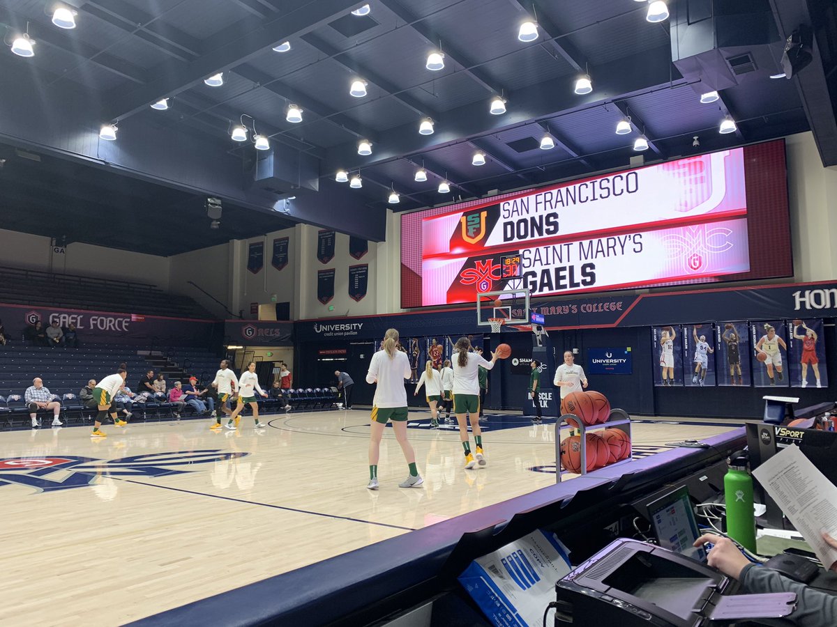 GeorgeDevinePxP's tweet photo. On live now @USFDonsWBB @smcgaels @WCChoops @ncaawbb https://t.co/WUjncmWQ7Z https://t.co/7OpMLZXBJM