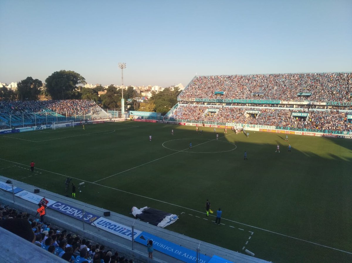 Megadeportivok's tweet photo. #PrimeraNacional 

Ya juegan en Alberdi 
#Belgrano vs #Moron 

Relata @888_Federico 
 Seguí el partido por 📻🎧📱 https://t.co/9dB7WoUtBq https://t.co/ISlVTCSMSf
