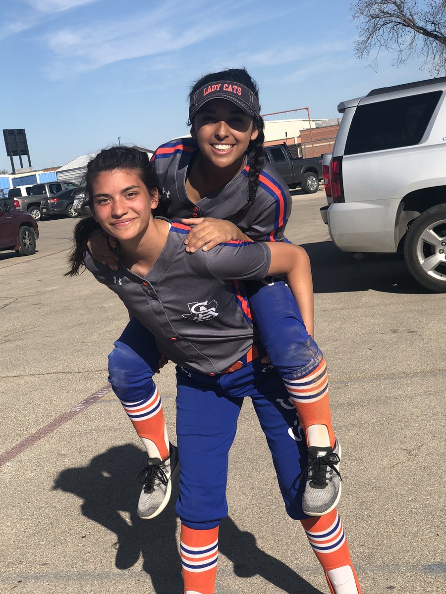 We’re goin to the SHIP! Lady Cats ply for tournament championship at 5:45 pm vs Coahoma. Meet us at the CHS Softball Field! 🥎🤘