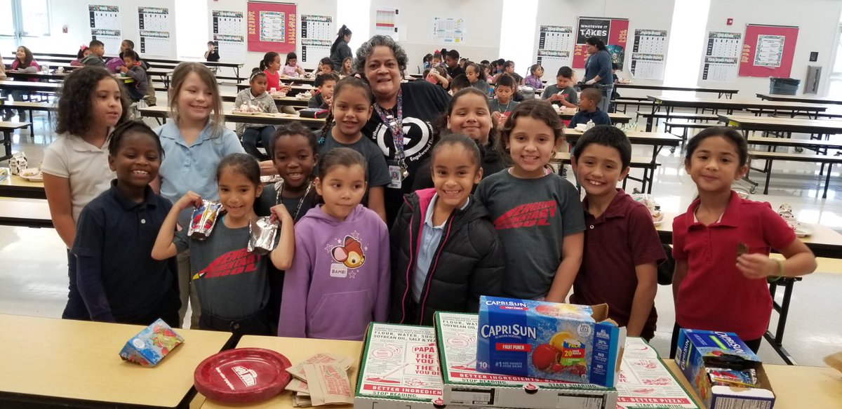 What an amazing pizza party yesterday in Ms. Otero’s 2nd grade class at <a href="/Cardinals_SOAR/">Engelwood ES-OCPS</a> 
Happy Friday <a href="/OCPSnews/">ocpsnews</a>