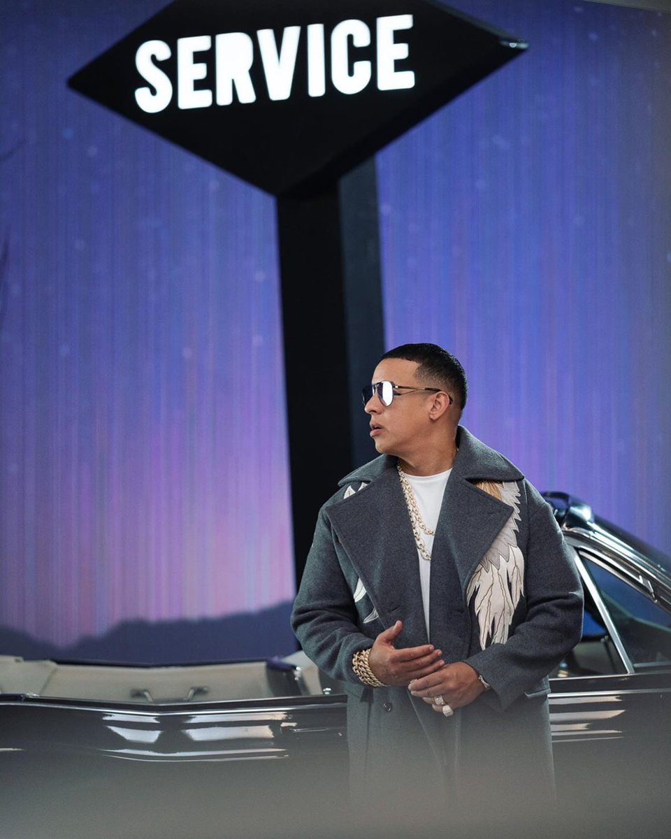 daddy_yankee's tweet photo. Devuélveme el tiempo perdido https://t.co/9s2WmlHmUS https://t.co/KowOHARdSq
