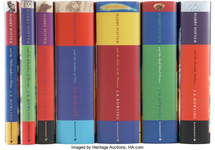HPotterUniverse's tweet image. There is nothing more beautiful than a bookshelf full of #HarryPotter books.