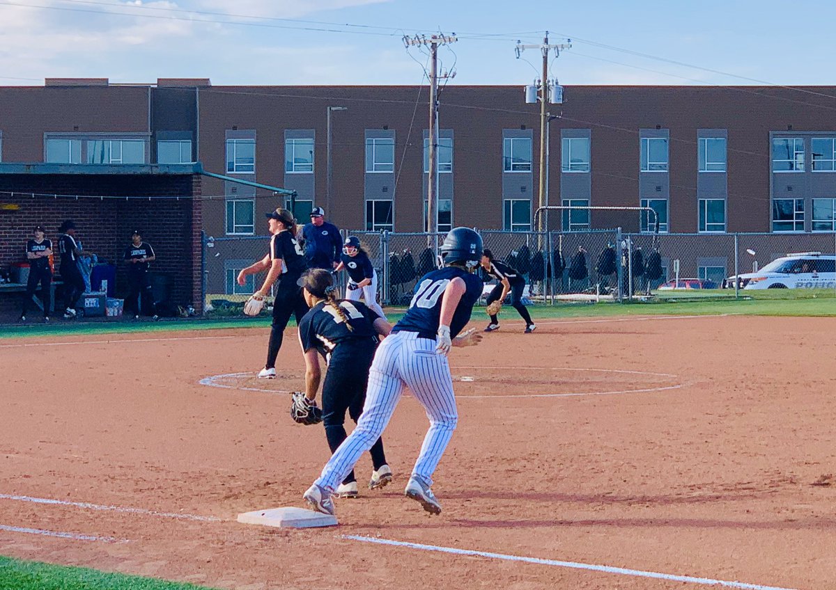 gcvikings's tweet photo. 🥎 Your Lady Vikings are leading the doubleheader against Temple 8 to 3 in the bottom of the 4th with Grayson up to bat! #GCLV #GCVikings @gclvsoftball https://t.co/FRJCdiGpZZ