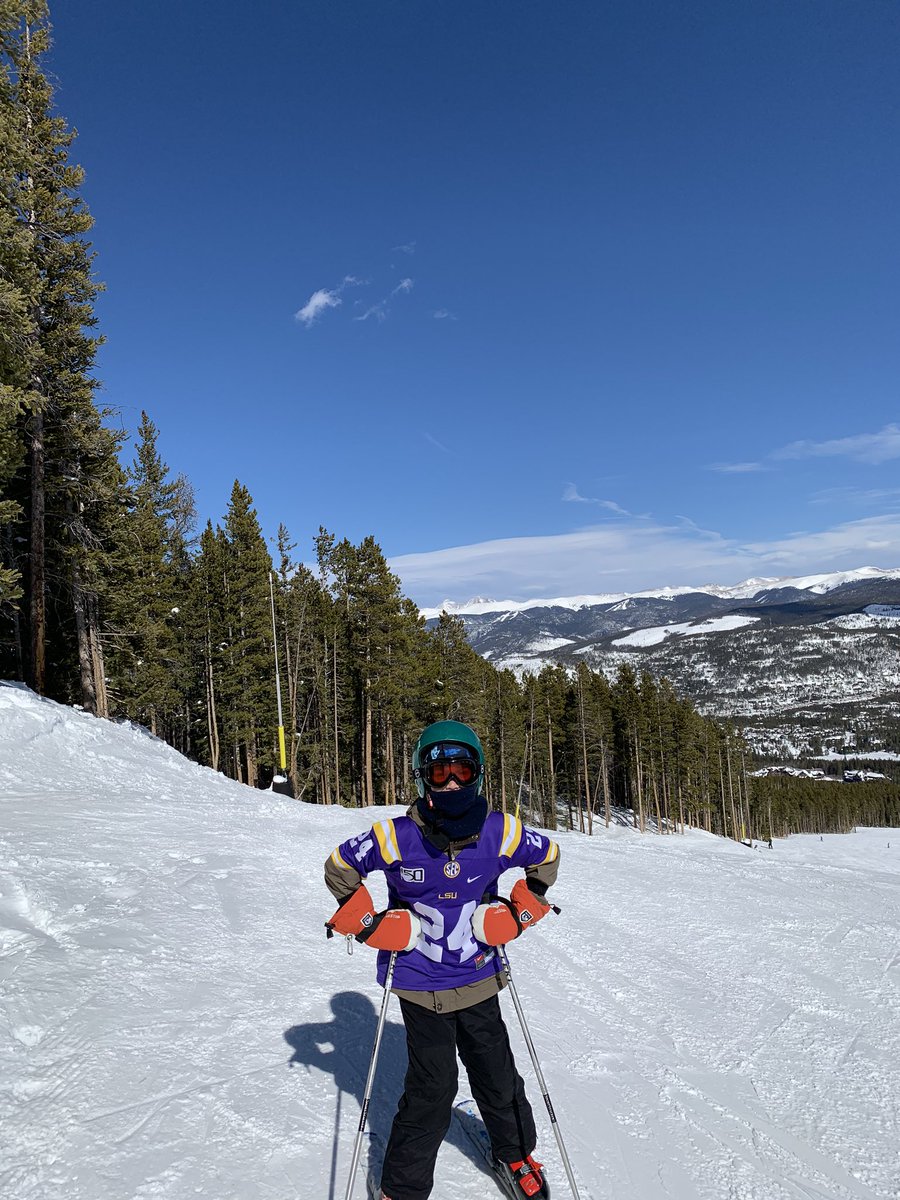 msnolakt's tweet photo. Hey @JrStingley - your #1 fan is reppin you in @breckenridgemtn . #geauxtigers #ForeverLSU 💜💛 https://t.co/bHQFMqxDst