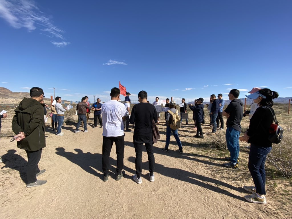 minzhuzhanche's tweet photo. 中共输出病毒，危害世界。美西华人聚集在自由雕塑公园的联侬墙边，慷慨激昂的发言谴责中共在此次疫情中，充当病毒帮凶，处置不当，危害全人类。为了防止再有此类事件发生，我们要求中国共产党必须下台！ https://t.co/HVZTUdAYpK
