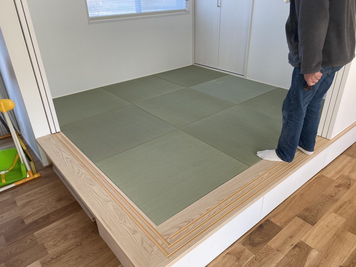 Kenji Yamada すごい畳 On Twitter 四畳半 新築畳工事 手直しがありましたが無事完了しました 一般的な畳の製作もやっております 是非ご依頼ください Https T Co Dctn2bonss Tatami Interior 畳 インテリア 建築家とつくる家 すごい畳 畳コーナー