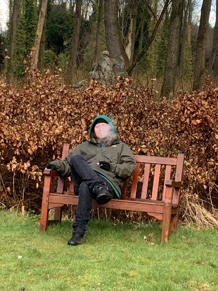 JoshMclosh's tweet photo. Crewe hall bench. #statuedomestic #benchvape #vapingbenchedisbest #worstpartsnow #whendoesntstick #letitsnow https://t.co/HAT2b6eRNz