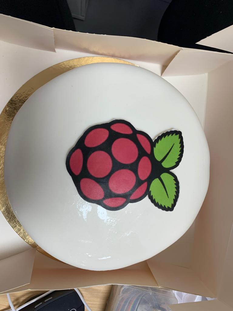 DerAmy5's tweet photo. Ce fût une très belle journée, riche en information sur #RaspberryPi bravo à @diallo_mm  👏 
#happyBirthdayRaspberryPi
#OrangeDigitalCenter 
#defarsci
#RJAM
#Robotics 
#loT
#3Dprinting
#Linuxsenegal
@AcademySonatel 
@IbnaliouNiang 
@hannafall 
@Yanmane2 https://t.co/GJ5wDGjH1T