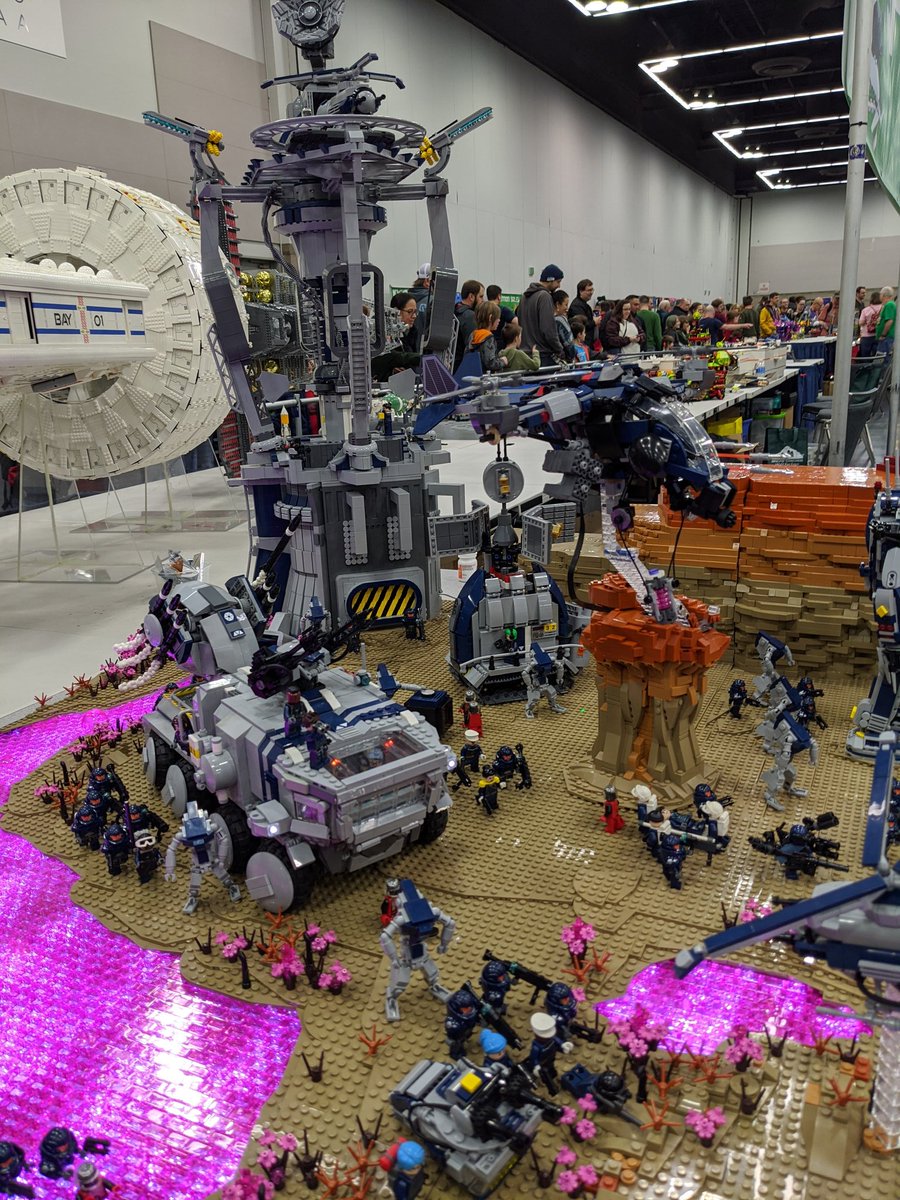 BrothersBrick's tweet photo. The Dispute on LV-4273 by RadicaLUG. #brickscascade #LEGO #AFOL #groupbuild https://t.co/HSJGzR2qUl