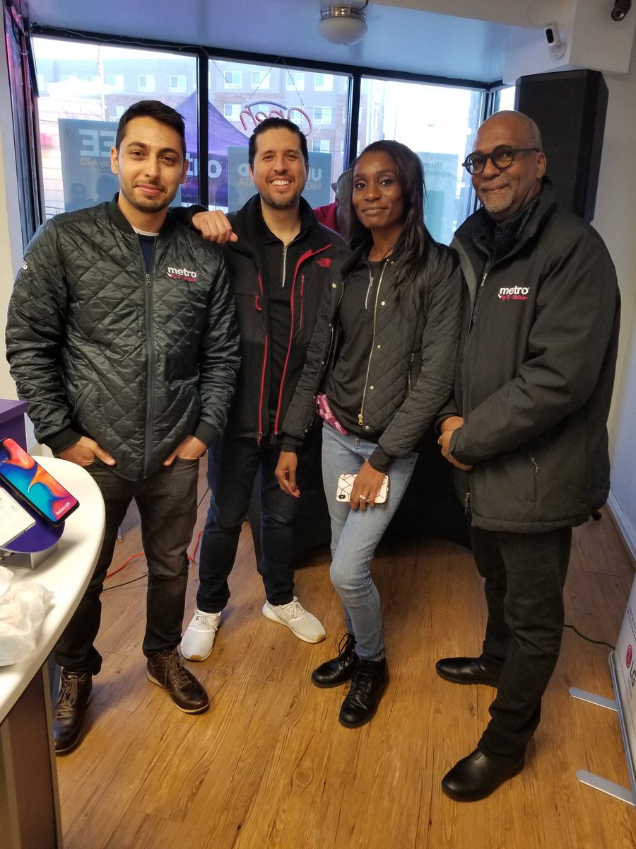 Fun time at 912 Rhode Island Ave Washington DC...Prize Cube + DJ 🥳🤙 @JohnCShelton12 @ToddCEmetro @PhillyMikeOShea @BarryTMetro @bernz0ne