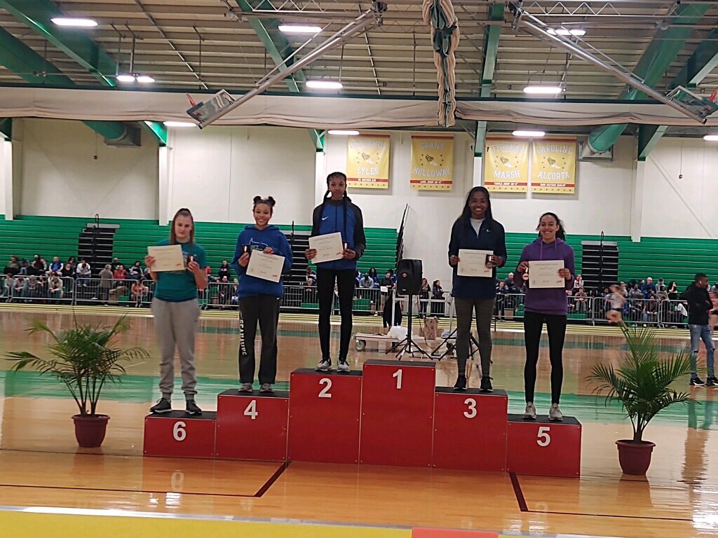 Congrats to our 300m Squad!!! with Hannah (3rd)🥉, Jill (4th)🏅 and Lizy (5th)🏅 all three girls put up amazing performances!!! Great job seahawks🦅
