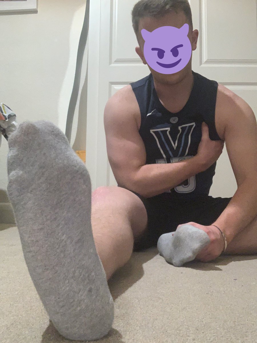 Benny_boid's tweet photo. What makes you feel weaker ? My sweaty socks or my bare soles ? - Both need worshipping. So get to it slaves, make your master happy 😈👍🏻 #gayfootnation #alphafeet #findom #gayfootporn https://t.co/R9PTA9lSUw