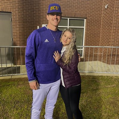 RedwineLeah's tweet photo. #NewProfilePic https://t.co/U8EYUMYWW2